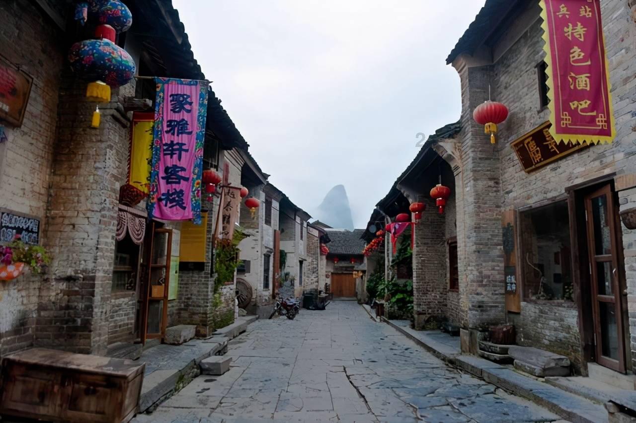 右后轮车胎侧边刮了一块橡胶，还能用吗？游戏画面